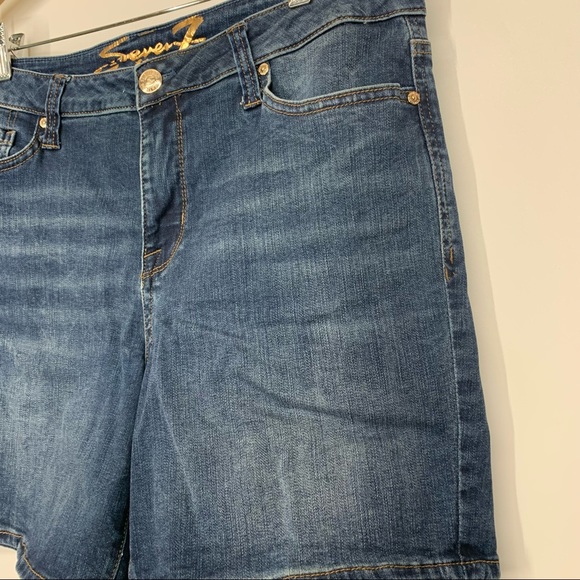 Seven7 High Waisted Denim Weekend Shorts With Longer Inseam Medium Wash Size 12 - Picture 4 of 15